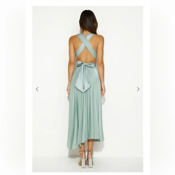 Hello Molly PRIME ASSET MIDI DRESS SAGE Plunge V-Neck Pleated Midi Dress - Picture 3 of 7